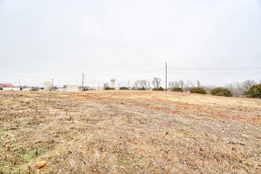 More Photos Of SE/c of SE 36th & Douglas Blvd, Oklahoma City Land For Lease