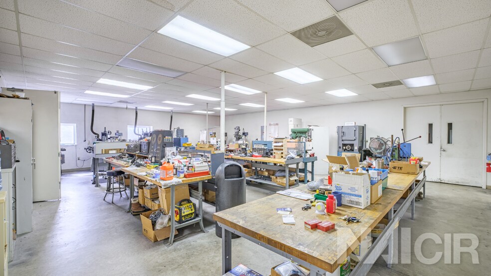 More Photos Of 22 S Yohe St, Tower City Service For Sale