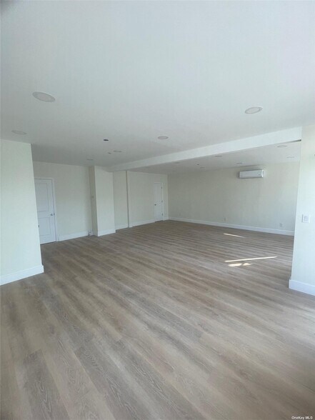 More Photos Of 320 Main St, Center Moriches Storefront Retail Residential For Lease