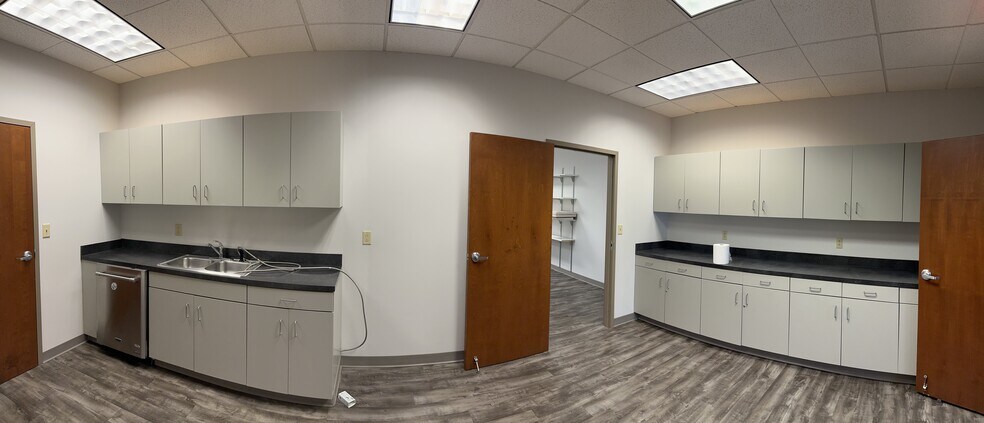 More Photos Of 381 Mallory Station Rd, Franklin Office For Lease