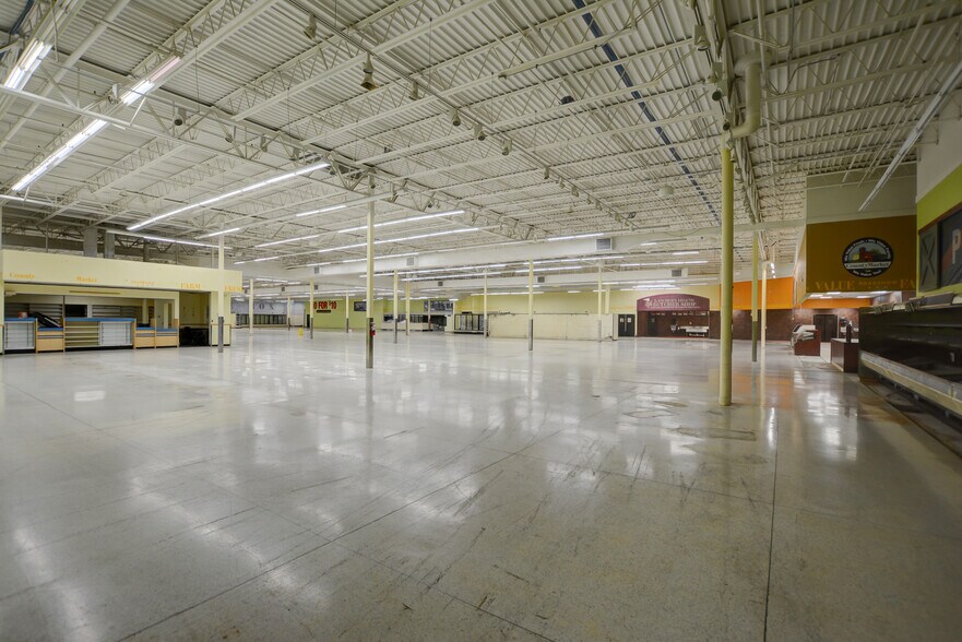More Photos Of 1450 E Pershing Rd, Decatur Warehouse For Sale