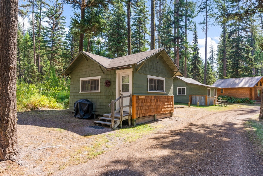 More Photos Of 3481 N Highway 83, Seeley Lake Hotel For Sale