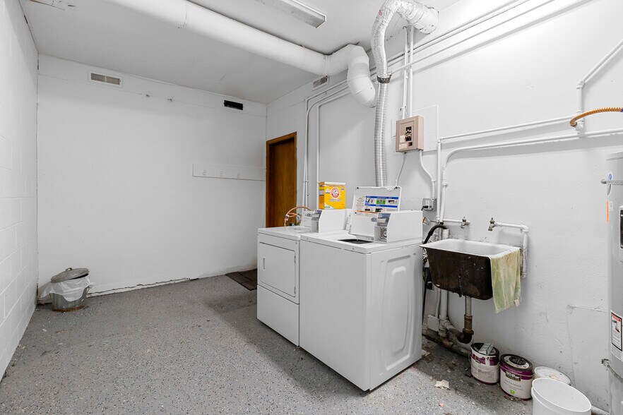 More Photos Of 1659-1665 SE Rex St, Portland Multifamily For Sale