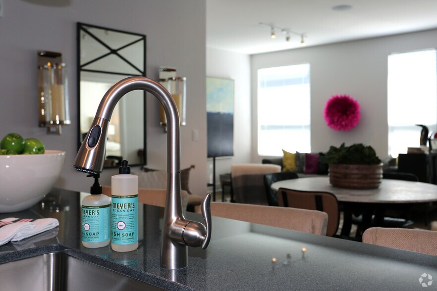 More Photos Of 7350 E Stetson Dr, Scottsdale Apartments For Lease