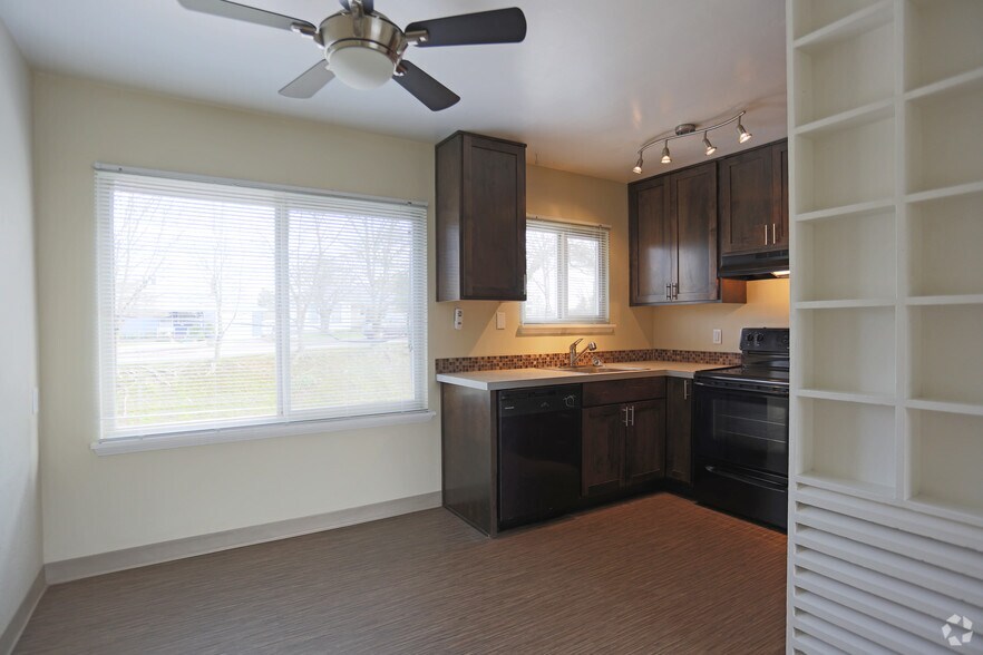More Photos Of 1913 NE 73rd Ave, Portland Apartments For Sale