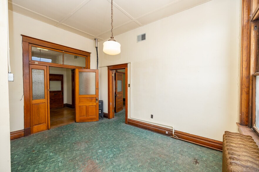 More Photos Of 108 S Santa Fe Ave, Salina General Retail For Lease