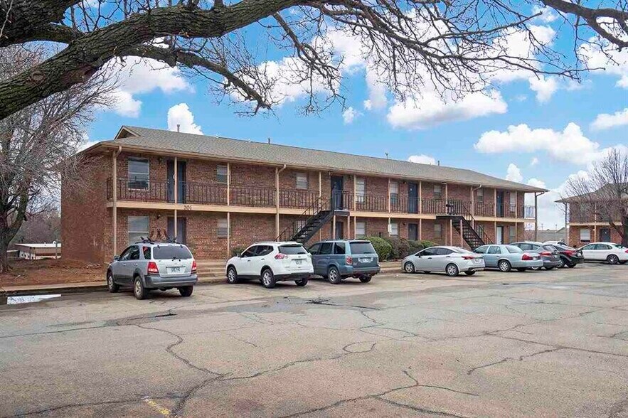 More Photos Of 701 W Highpoint Dr, Stillwater Apartments For Sale