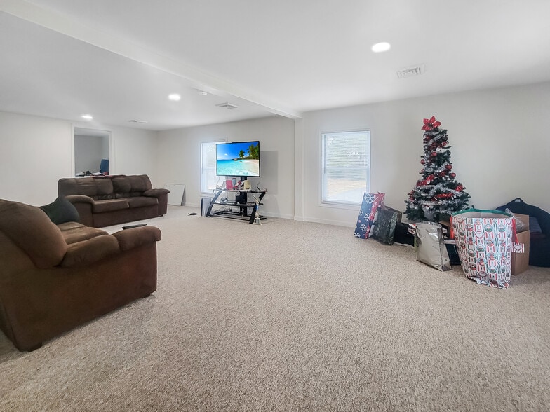 More Photos Of 401 Old Virginia Rd, Pocomoke City Flex For Sale