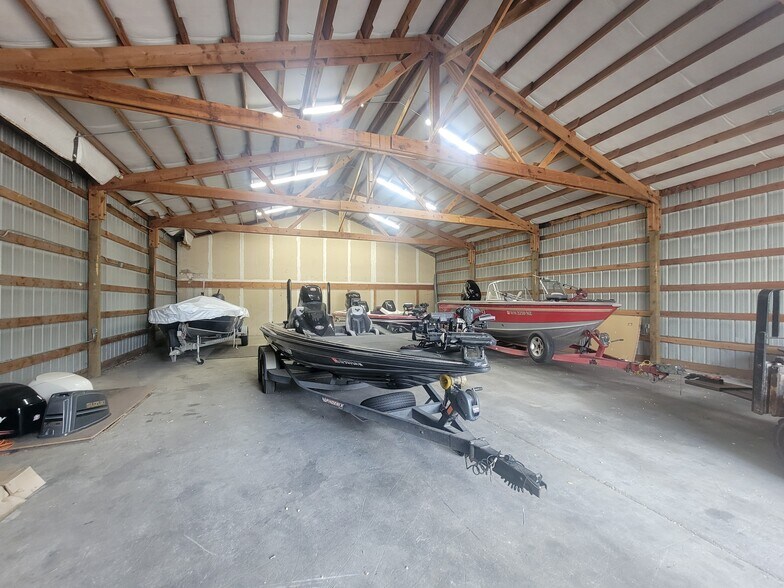 More Photos Of 17809 E Appleway Ave, Spokane Valley Showroom For Sale