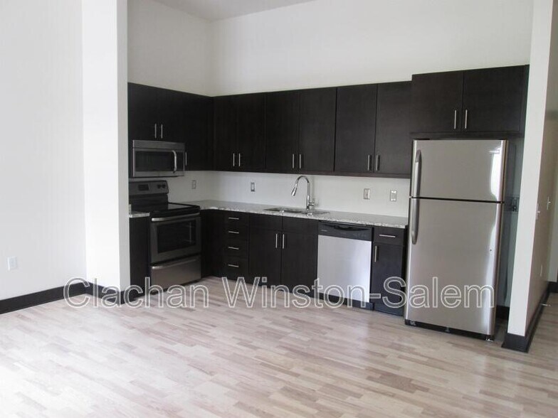 More Photos Of 50 W 4th St, Winston-Salem Apartments For Lease