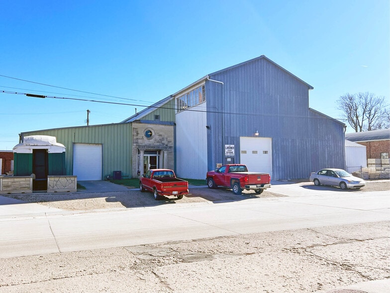 Primary Photo Of 128-132 NW Van Buren St, Topeka Warehouse For Sale