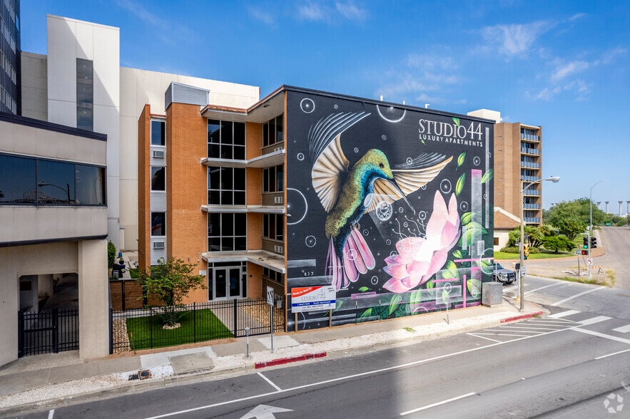 Primary Photo Of 817 N Carancahua St, Corpus Christi Apartments For Sale