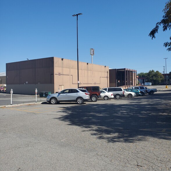 More Photos Of 4210 E Sprague Ave, Spokane Unknown For Lease