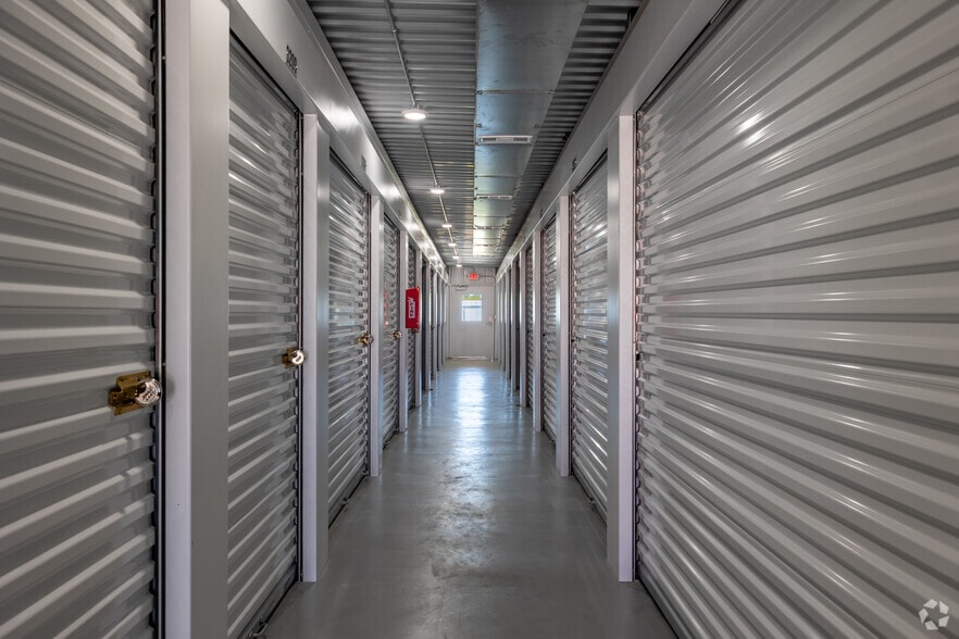 More Photos Of 6445 Green Valley Rd, Cibolo Self Storage For Sale