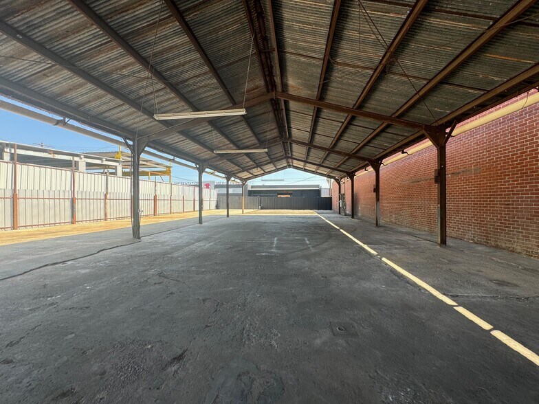More Photos Of 1922 W Rosecrans Ave, Gardena Land For Lease