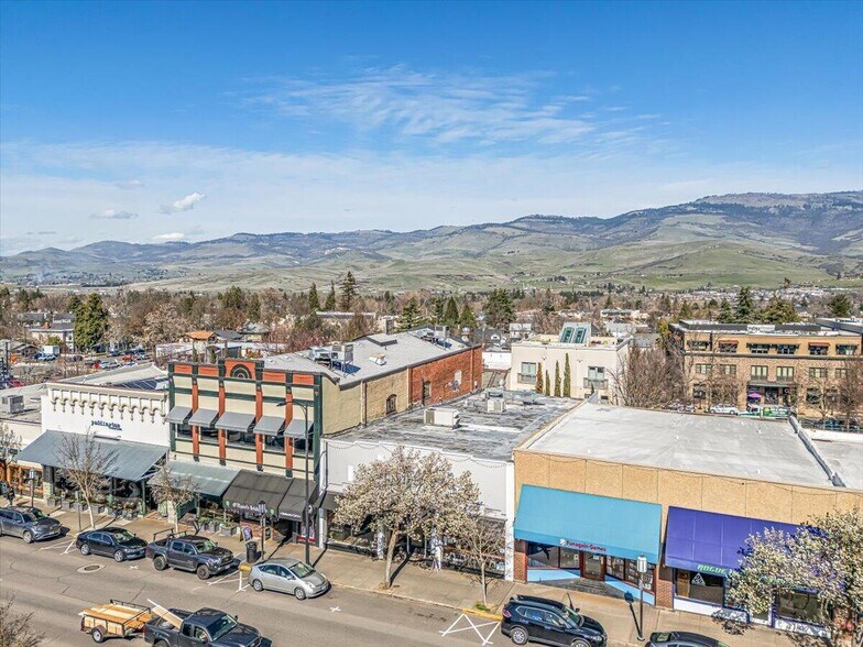 More Photos Of 145 E Main St, Ashland Restaurant For Sale