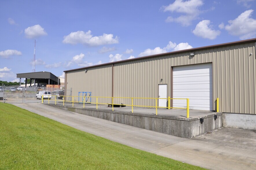 More Photos Of 3105 Hal Siler Dr, Sanford Industrial For Lease