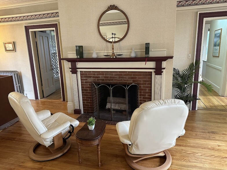 More Photos Of 8 Court St, Concord Office For Sale