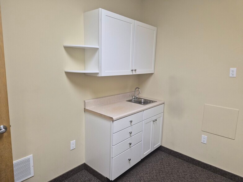 More Photos Of 220 Brighton Rd, Cape May Court House Office For Sale
