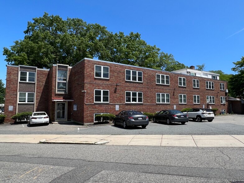More Photos Of 530-540 VFW Pky, West Roxbury Apartments For Lease