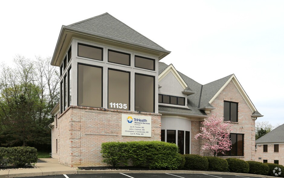 More Photos Of 11135 Montgomery Rd, Cincinnati Medical For Lease