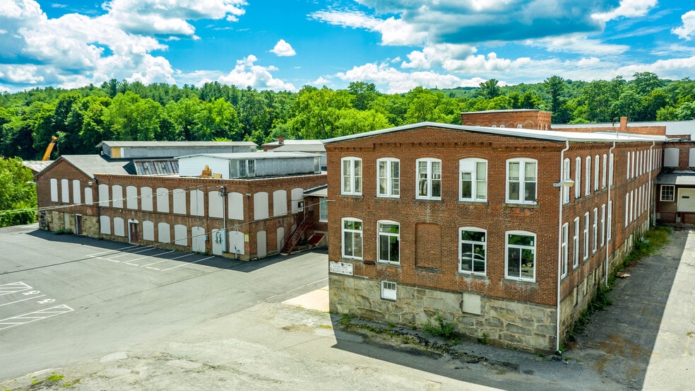 More Photos Of 100 Lawton St, Torrington Manufacturing For Lease