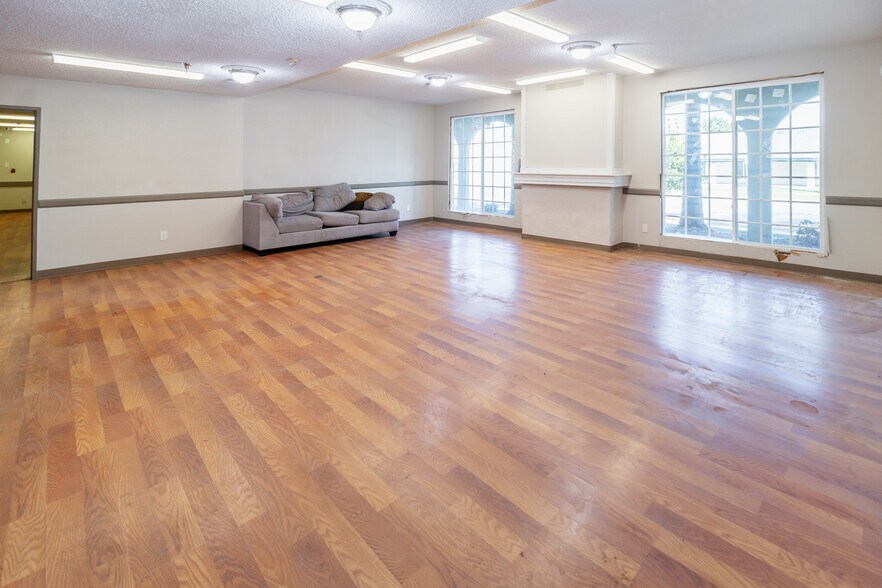 More Photos Of 1353 E Devonshire Ave, Hemet Assisted Living For Sale