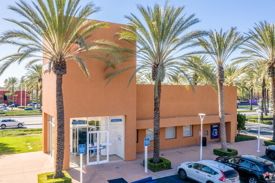 More Photos Of 2915-3011 El Camino Real, Tustin Unknown For Lease