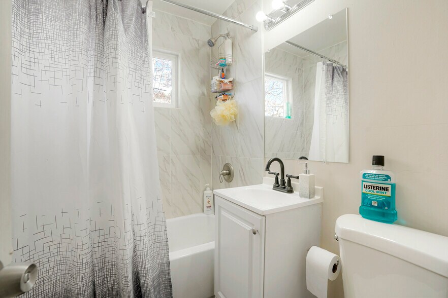 More Photos Of 982 S Sheridan Blvd, Denver Apartments For Sale