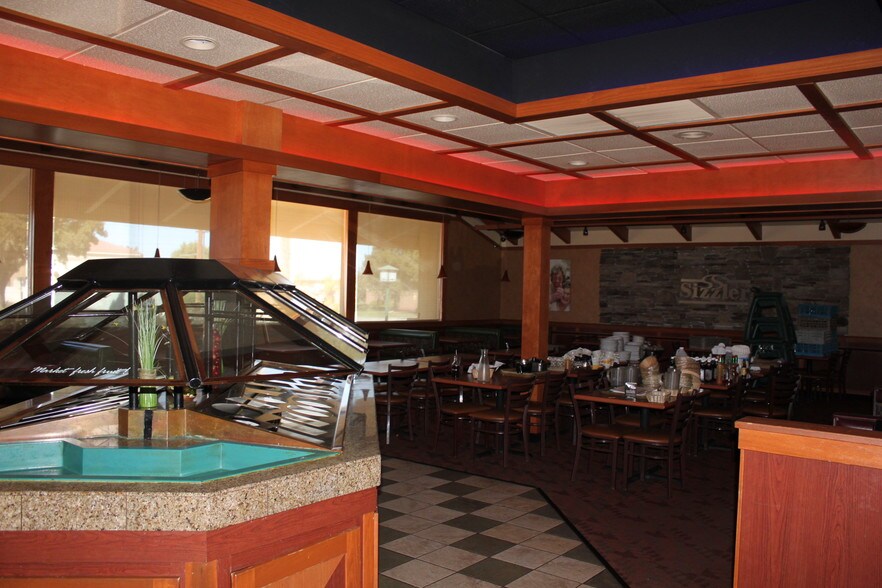 More Photos Of 44430 20th St W, Lancaster Restaurant For Lease