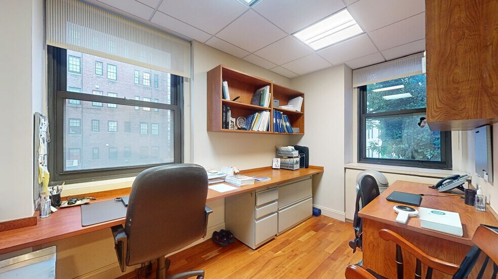More Photos Of 115 E 61st St, New York Medical For Sale