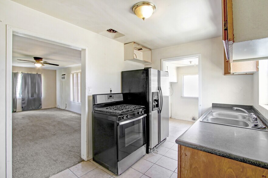 Primary Photo Of 3879 Dykes Ln, Riverside Apartments For Sale