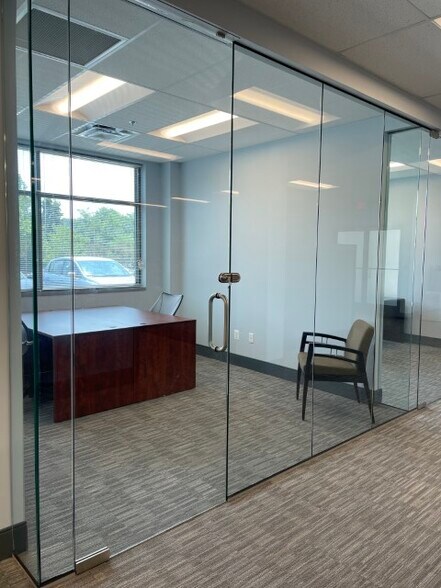 More Photos Of 400 Corporate Dr, Stafford Office For Lease