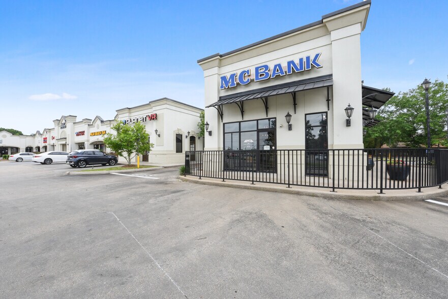 More Photos Of 2800 W Pinhook Rd, Lafayette Unknown For Lease