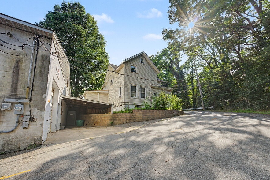 More Photos Of 23 Malcolm St, Morristown Industrial For Sale