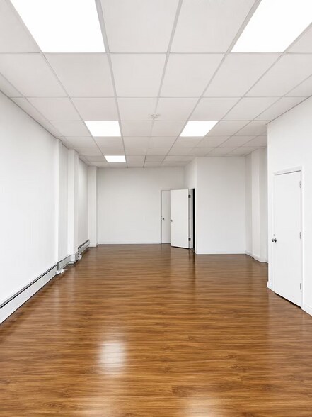 More Photos Of 4117 31st Ave, Astoria Storefront Retail Office For Lease