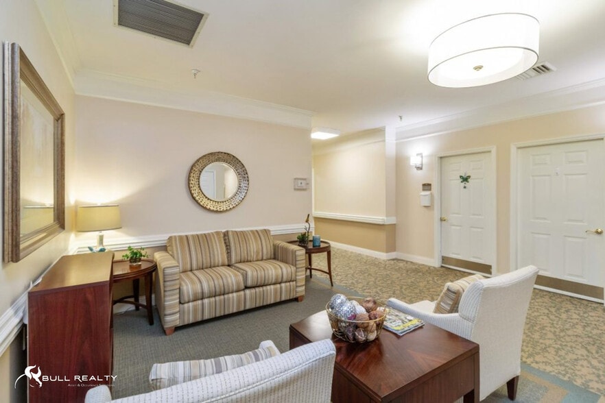 More Photos Of 871 Twinforks Ave, Auburn Assisted Living For Sale