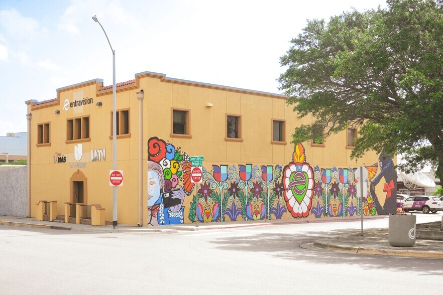 Primary Photo Of 102 N Mesquite St, Corpus Christi Office For Sale