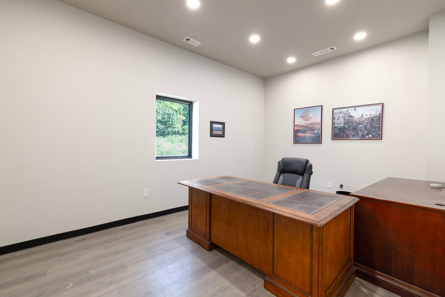 More Photos Of 10239 NE Campbell Rd, Greenland Industrial For Sale