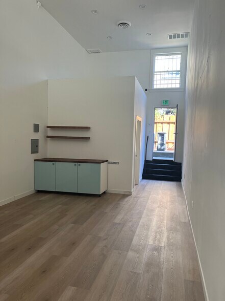 More Photos Of 2967 College Ave, Berkeley Restaurant For Lease