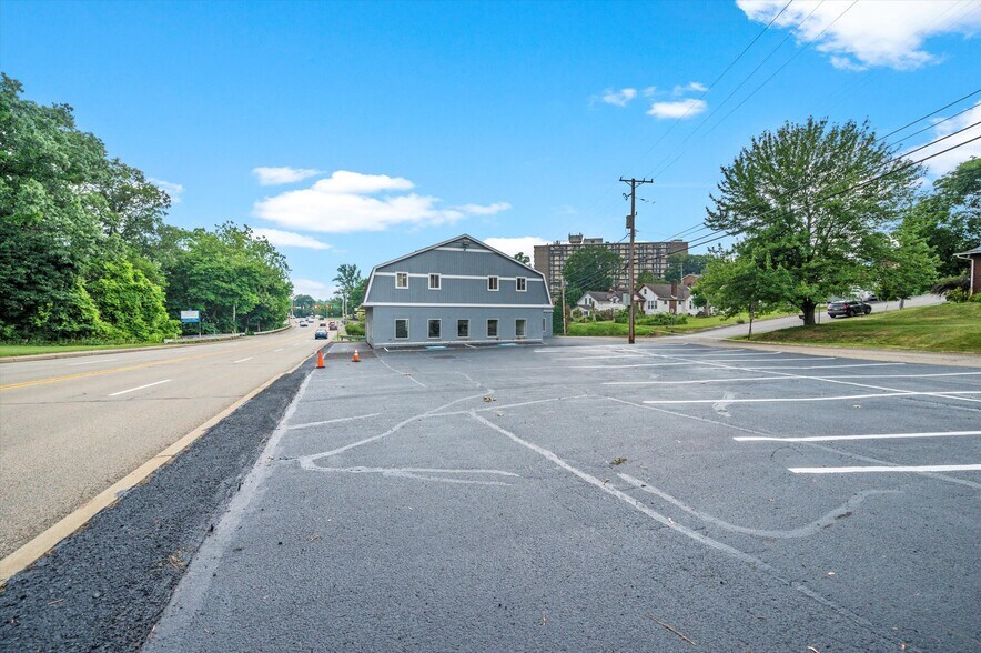 More Photos Of 7703 Perry Hwy, Pittsburgh Freestanding For Lease