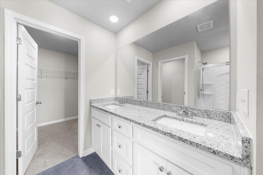 More Photos Of 300 Harrison Dr, Calhoun Apartments For Sale
