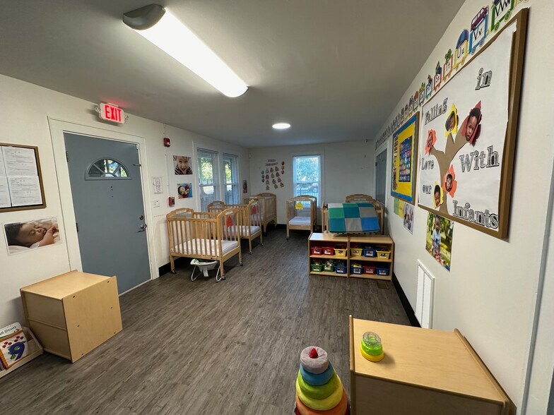 More Photos Of 895 Oglethorpe Ave, Athens Daycare Center For Sale