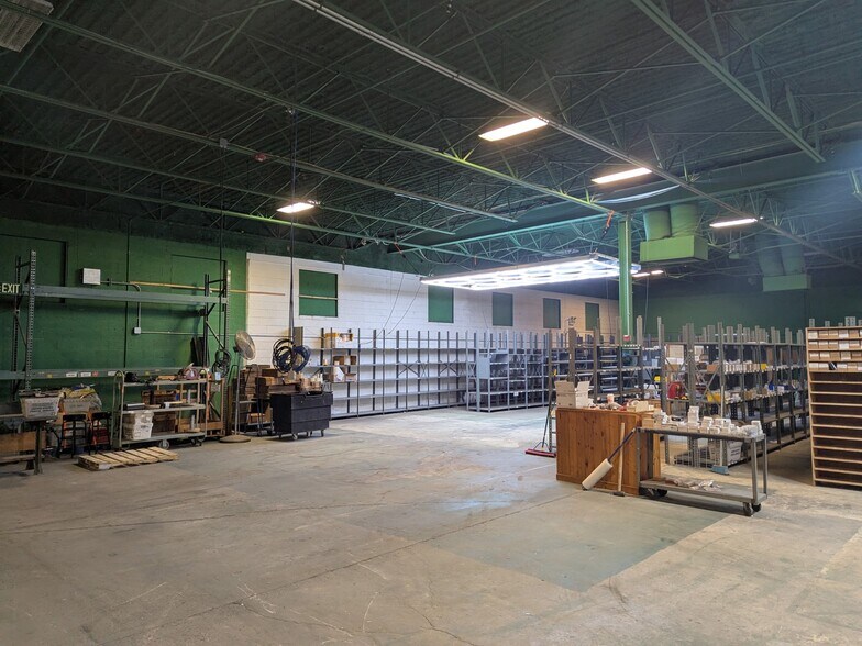 More Photos Of 1065 Industrial Blvd, Southampton Warehouse For Lease