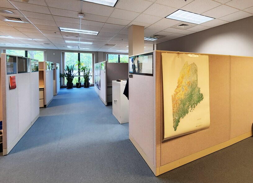 More Photos Of 6 Ashley Dr, Scarborough Office For Lease