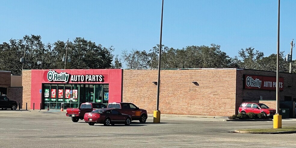 More Photos Of 18010 Pineville Rd, Long Beach Freestanding For Lease