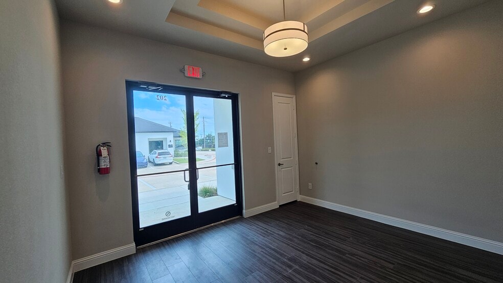 More Photos Of 3951 Alma Rd, McKinney Office For Sale