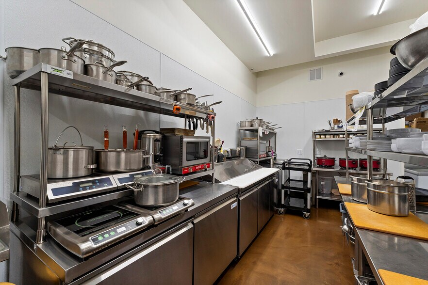 More Photos Of 400 N 4th St, Coeur d'Alene Storefront Retail Residential For Lease