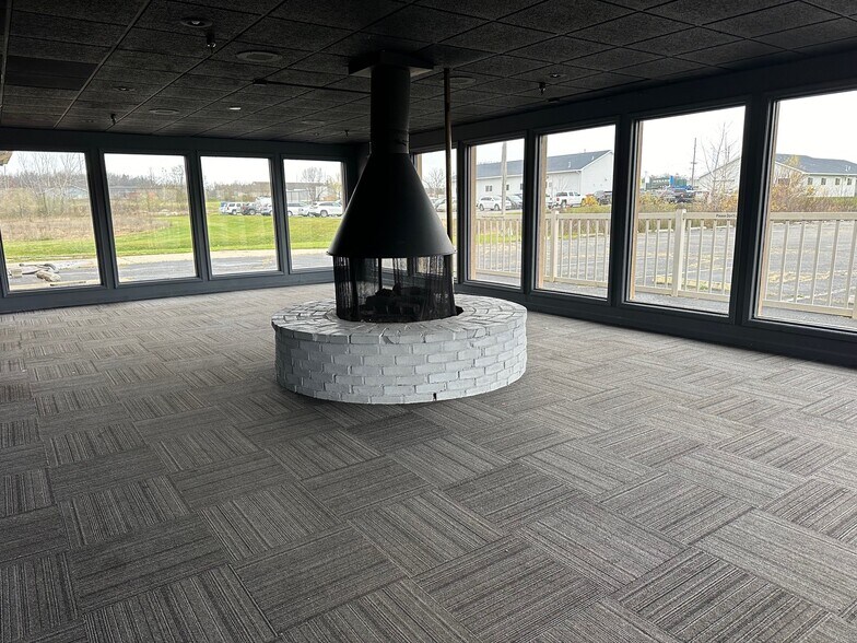 More Photos Of 310 W Wendell Jacob Ave, Angola Freestanding For Lease