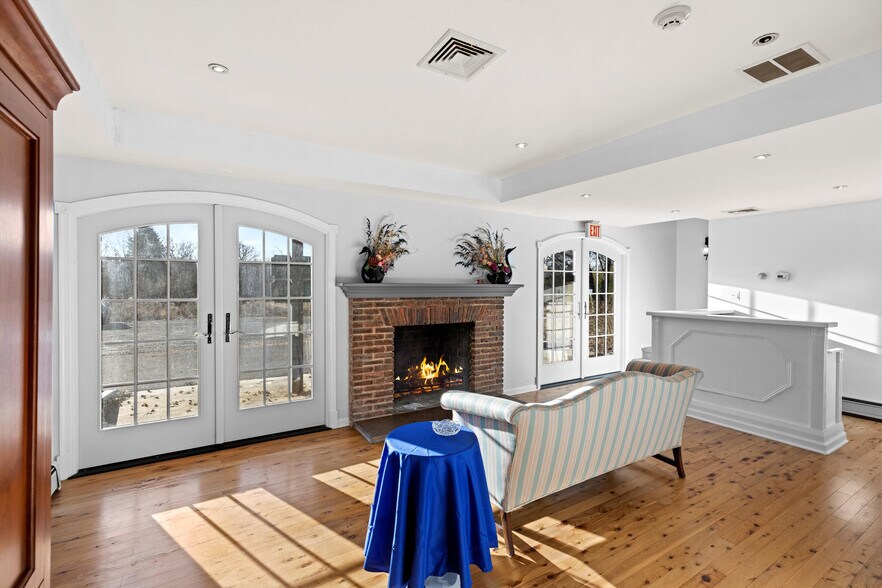 More Photos Of 6610 Lower York Rd, New Hope Freestanding For Sale